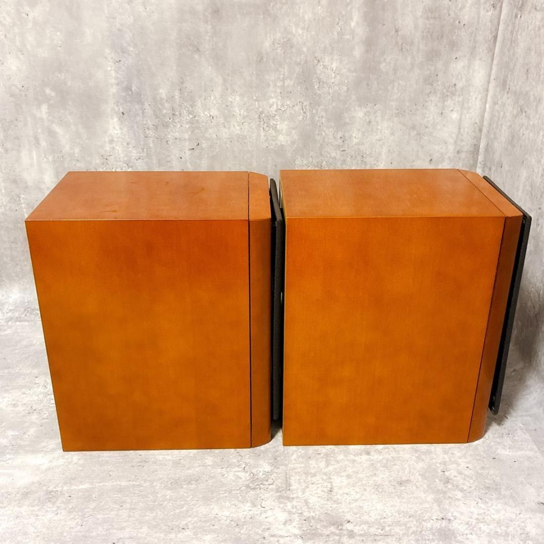 Excellent condition ONKYO speakers D-102EX, matching serial numbers